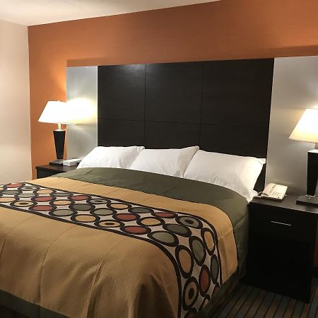 Bay Hill Inns & Suites Neepawa Bagian luar foto