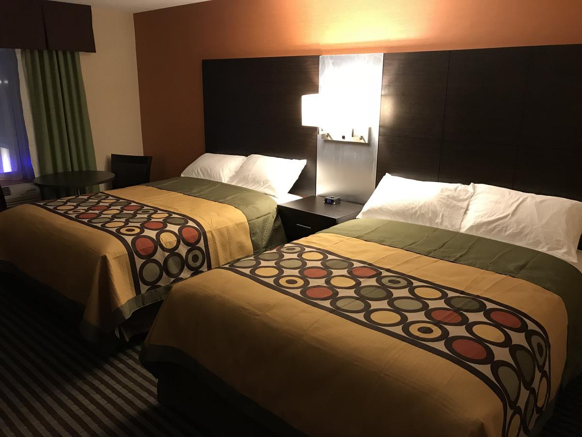 Bay Hill Inns & Suites Neepawa Bagian luar foto