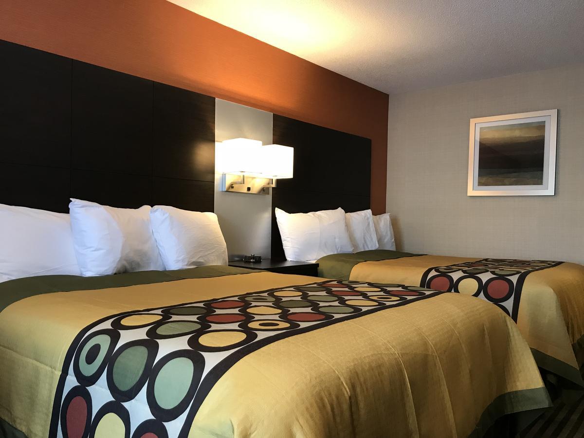 Bay Hill Inns & Suites Neepawa Bagian luar foto
