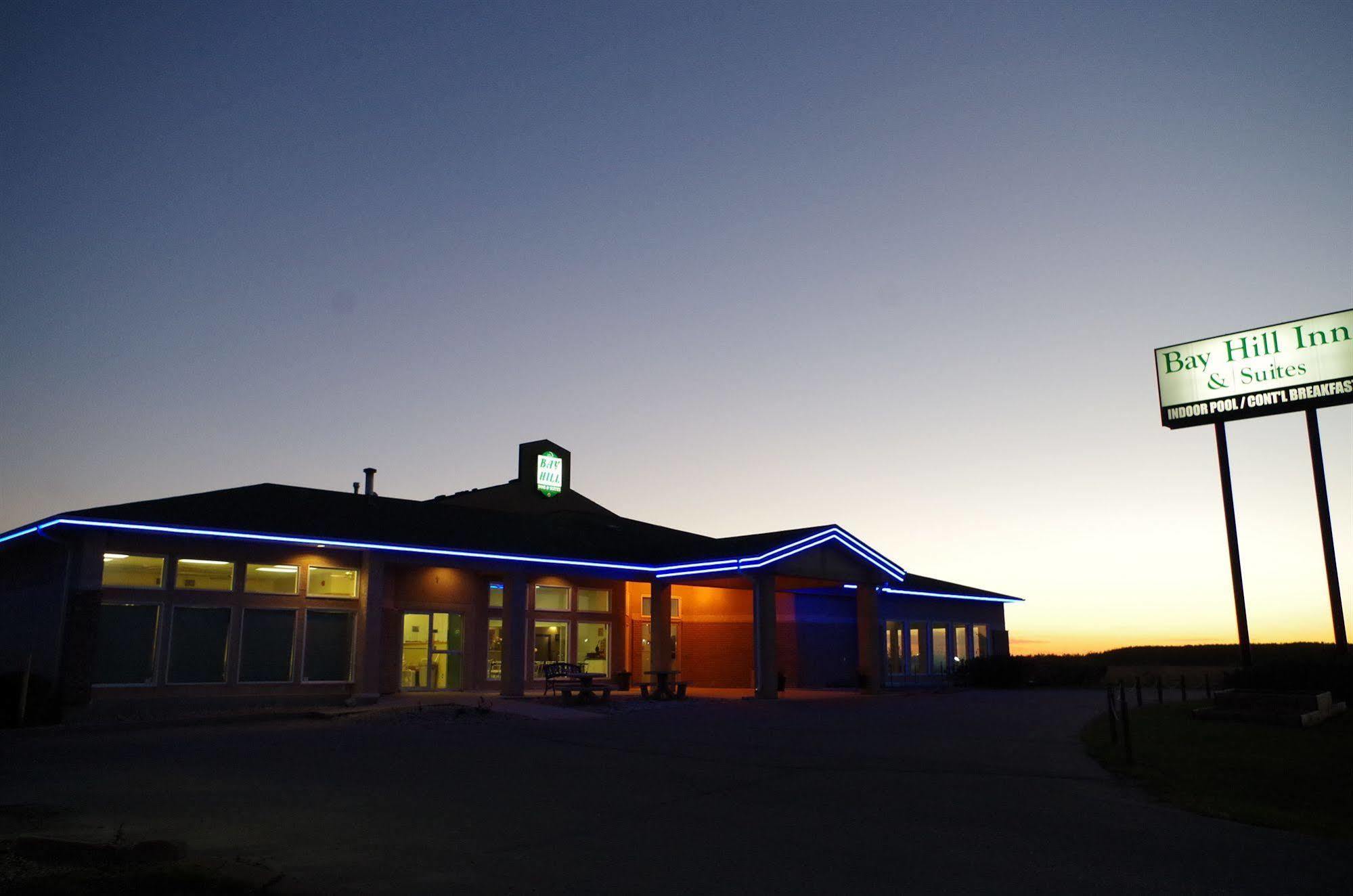 Bay Hill Inns & Suites Neepawa Bagian luar foto