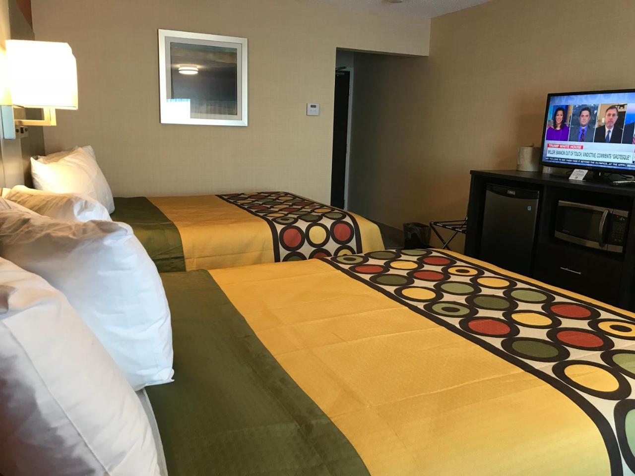 Bay Hill Inns & Suites Neepawa Bagian luar foto