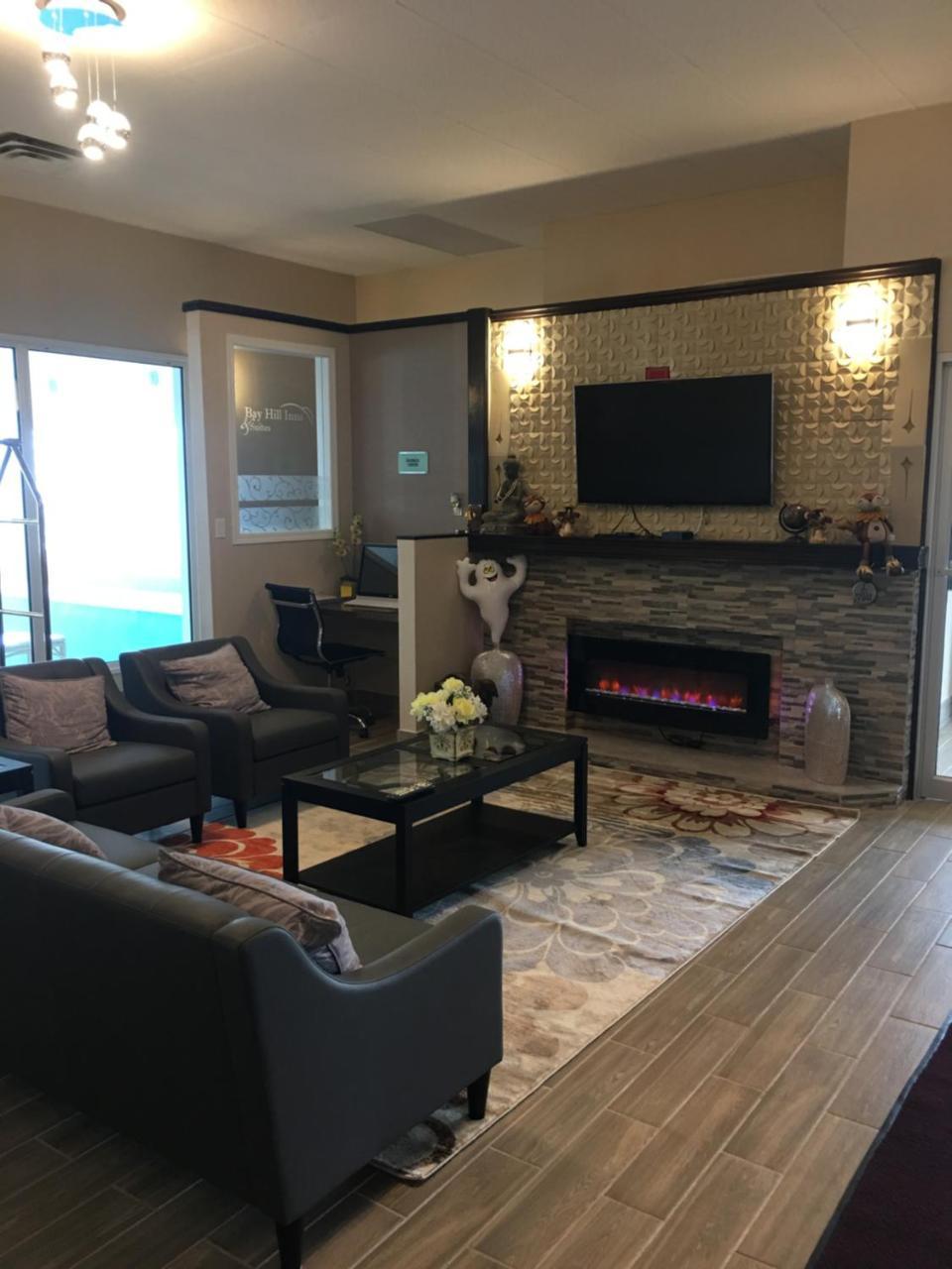 Bay Hill Inns & Suites Neepawa Bagian luar foto